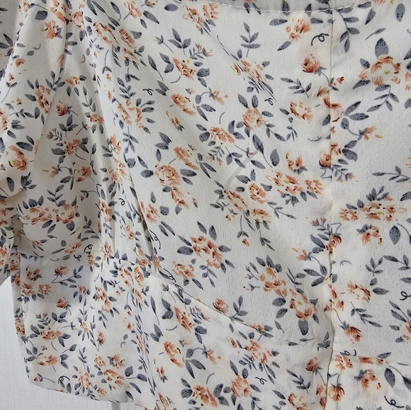 Cropped set. Light and stretchy. - Picture 3 of 3